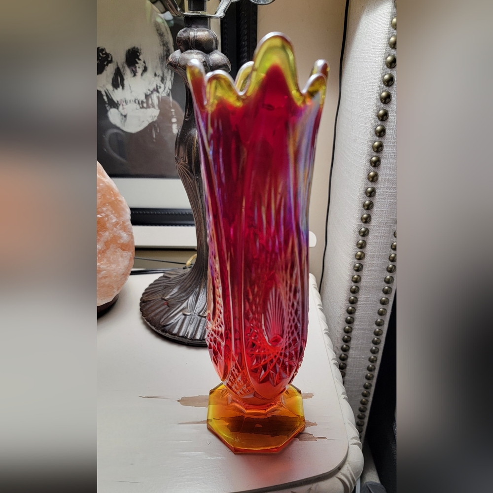 Vintage Indiana Glass Sunset Heirloom Pattern Stretch Vase Swung